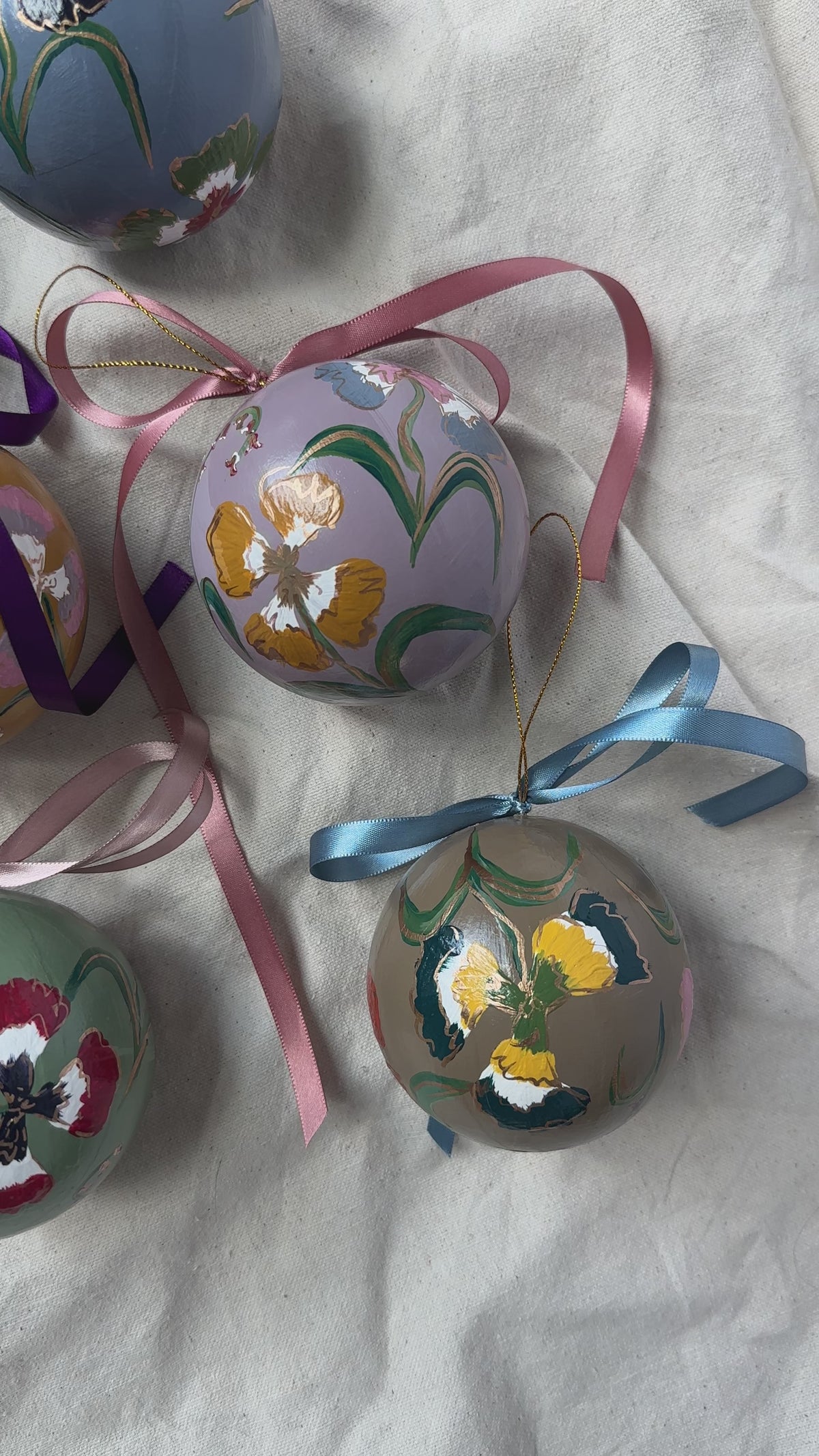 Hand-Painted Classic Floral Ornament